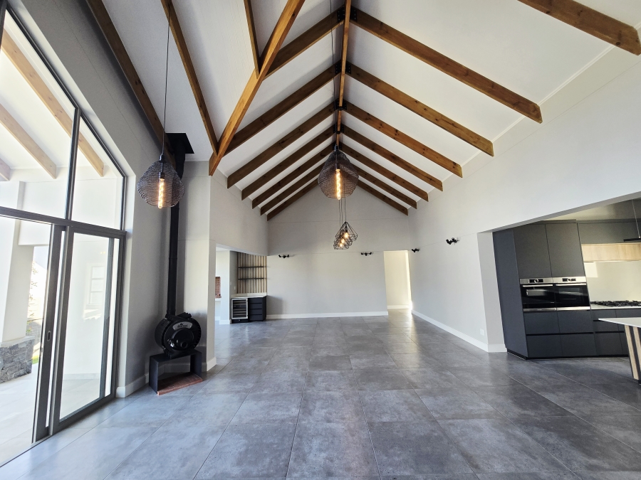 4 Bedroom Property for Sale in Kingswood Golf Estate Western Cape